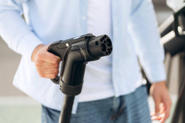 there are AC and DC chargers for EVs